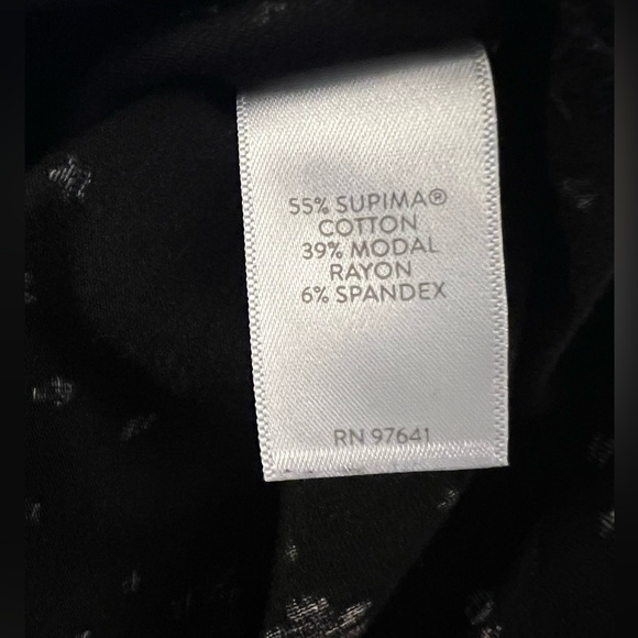 J JILL BLACK FLORAL  SHORT SLEEVE TOP  -  SIZE. XS - Picture 4 of 5